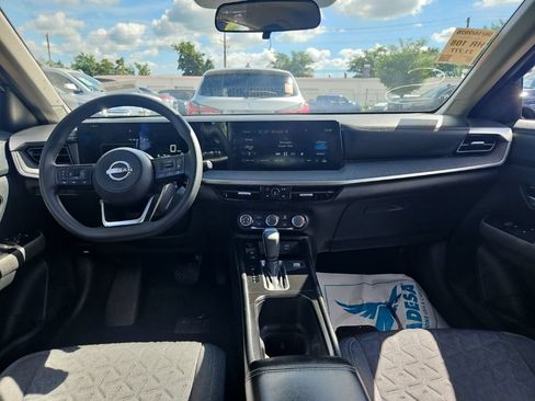 Used 2025 Nissan Kicks SV w/ Charging Package AWD/4WD image 5