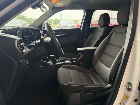 Used 2024 Chevrolet TrailBlazer LT AWD/4WD image 14