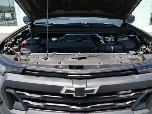 Used 2023 Chevrolet Colorado Trail Boss w/ Technology Package AWD/4WD image 28