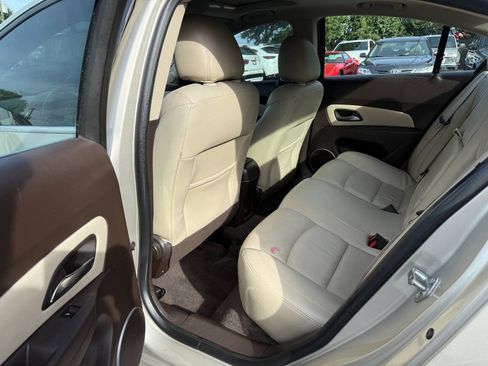 Used 2015 Chevrolet Cruze LT w/ Sun, Sound and Sport Package FWD image 10