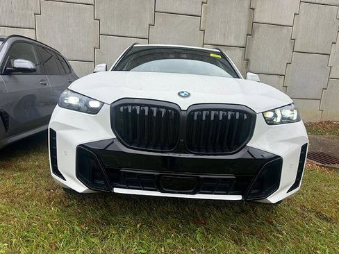 New 2026 BMW X5 xDrive40i w/ M Sport Package image 2