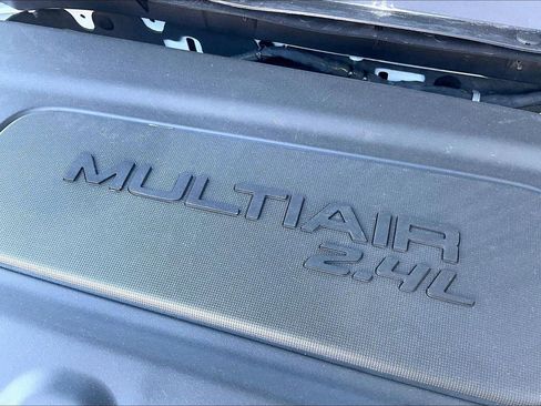 Used 2020 Jeep Cherokee Latitude w/ Cold Weather Group AWD/4WD image 32