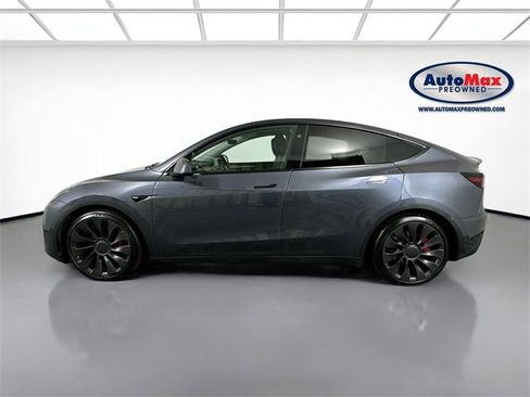 Used 2023 Tesla Model Y Performance image 9