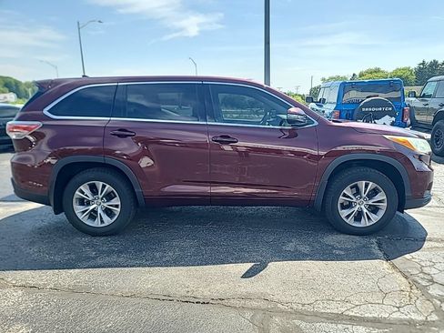 Used 2016 Toyota Highlander Plus AWD/4WD image 6