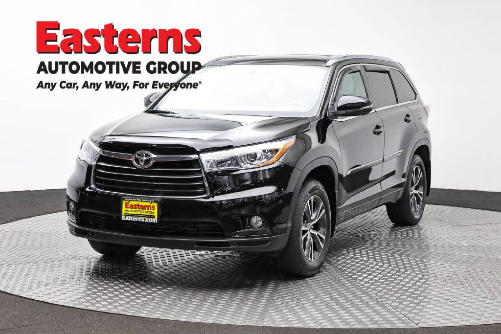 Used 2016 Toyota Highlander XLE AWD/4WD image 1
