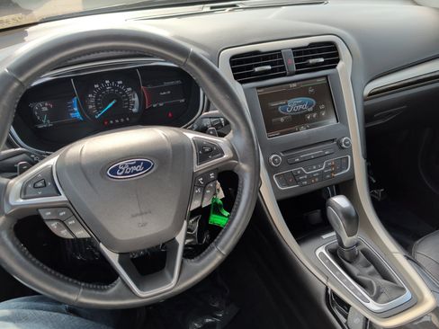 Used 2016 Ford Fusion SE w/ Equipment Group 202A image 6