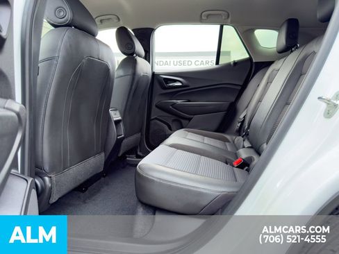 Used 2025 Chevrolet Trax LT FWD image 12