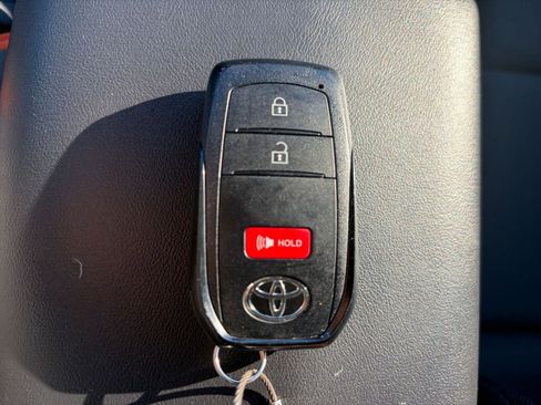 Used 2025 Toyota Prius LE image 22