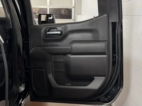 Used 2020 Chevrolet Silverado 1500 Custom Trail Boss w/ Custom Convenience Package AWD/4WD image 29