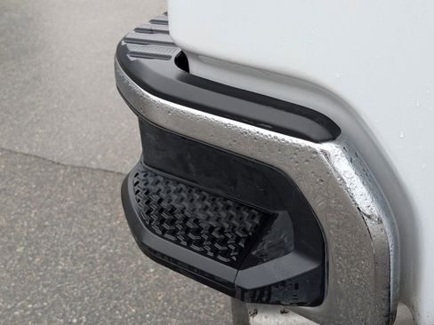 Used 2024 Chevrolet Silverado 2500 LT image 33