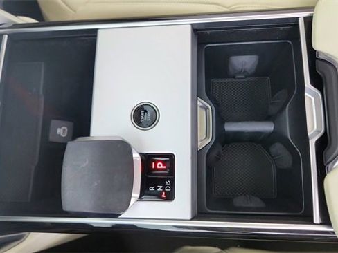 Used 2024 Land Rover Range Rover Long Wheelbase SE image 54