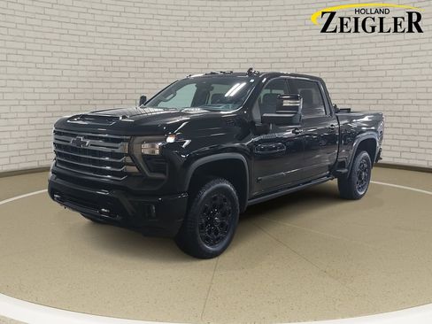 Used 2024 Chevrolet Silverado 3500 High Country w/ High Country Premium Package image 1