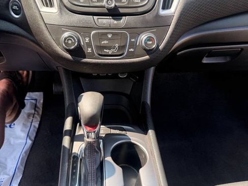 Used 2024 Chevrolet Malibu RS FWD image 18