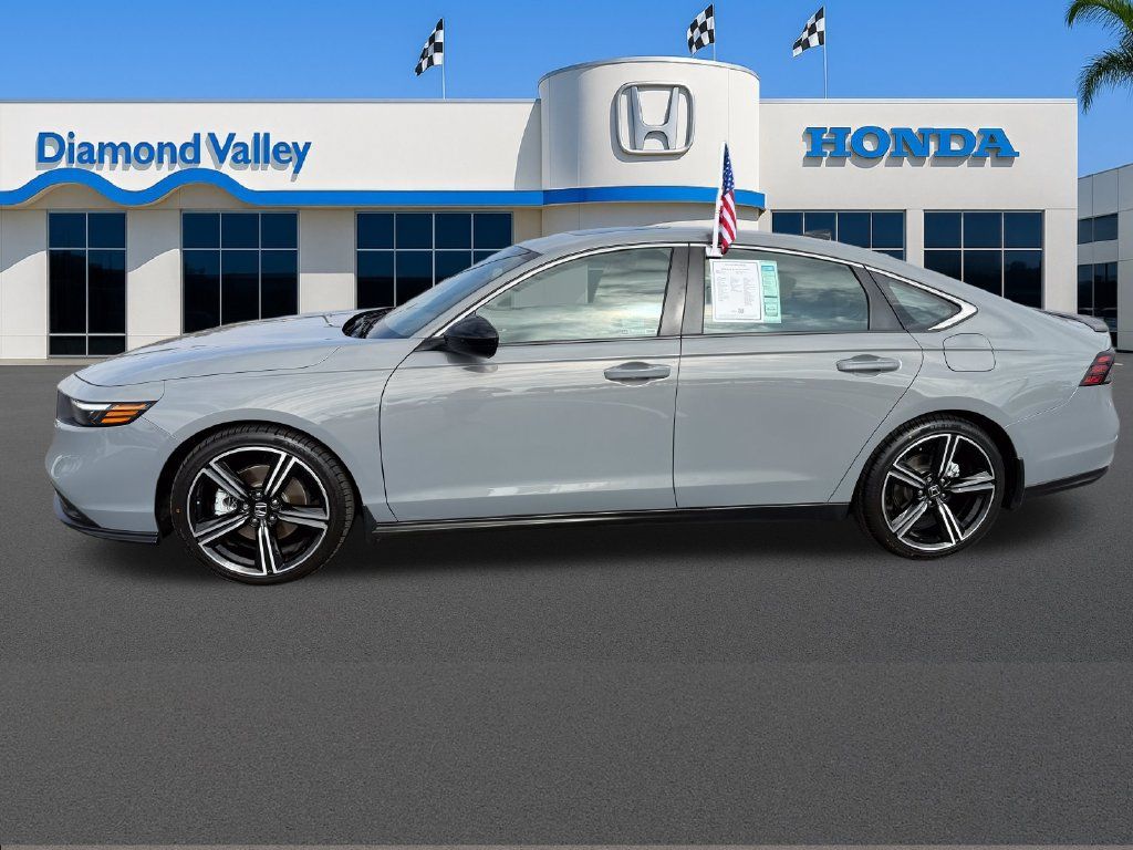 Used 2024 Honda Accord Sport image 9