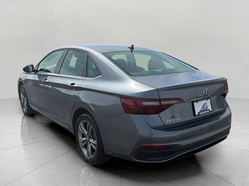 Used 2022 Volkswagen Jetta SE image 5