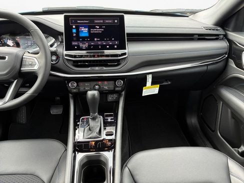 New 2026 Jeep Compass Latitude image 3