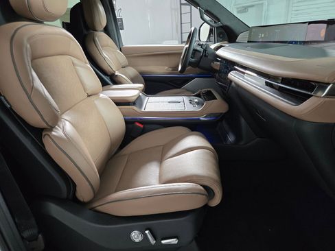 New 2026 Lincoln Navigator L Black Label AWD/4WD image 22