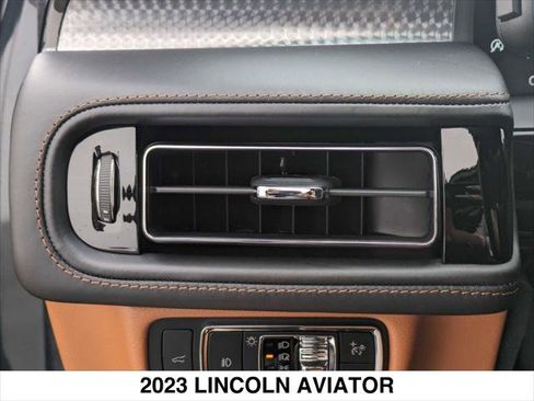 Used 2023 Lincoln Aviator Black Label w/ Dynamic Handling Package AWD/4WD image 18