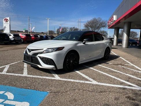 Used 2023 Toyota Camry XSE image 2