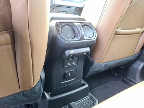 Used 2023 Jeep Wrangler Unlimited Sahara w/ Cold Weather Group AWD/4WD image 12