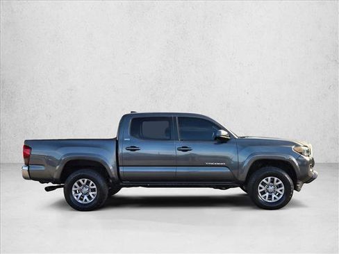 Used 2018 Toyota Tacoma SR5 image 4