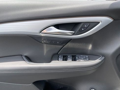 Used 2024 Buick Envision Avenir AWD/4WD image 17