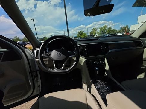Used 2023 Volkswagen Atlas SE w/ Panoramic Sunroof Package AWD/4WD image 13