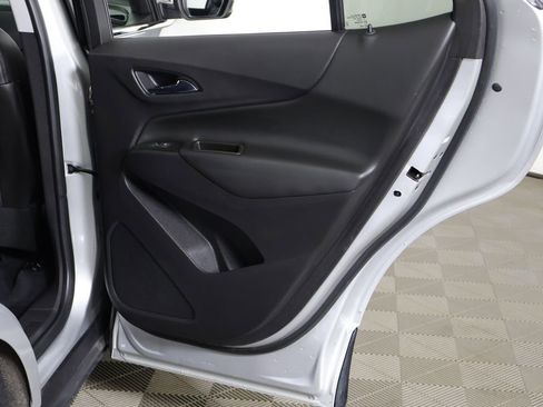 Used 2021 Chevrolet Equinox LT image 26