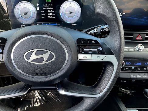 Certified 2024 Hyundai Elantra SEL FWD image 12