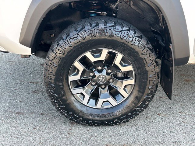 Used 2023 Toyota Tacoma TRD Off-Road AWD/4WD image 17