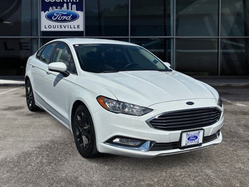 Used 2018 Ford Fusion SE w/ Equipment Group 201A FWD image 1