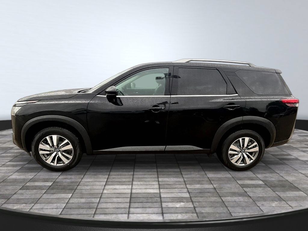 Used 2025 Nissan Pathfinder SL AWD/4WD image 4