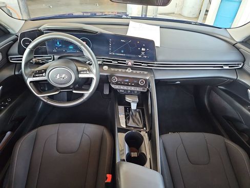 Used 2023 Hyundai Elantra SEL w/ Convenience Package FWD image 9