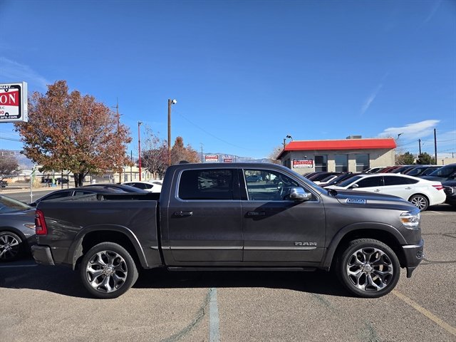 Used 2023 RAM 1500 Limited AWD/4WD image 3