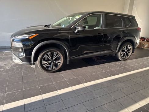 Used 2023 Nissan Rogue SV FWD image 1