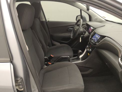 Used 2020 Chevrolet Trax LS FWD image 21