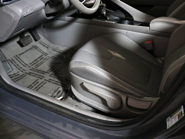 Used 2025 Hyundai Elantra SEL FWD image 24