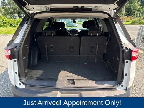 Used 2018 Chevrolet Traverse LT w/ LPO, Black Accent Package AWD/4WD image 10