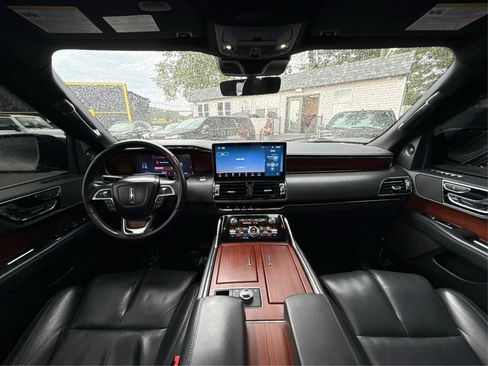 Used 2022 Lincoln Navigator L Reserve AWD/4WD image 32