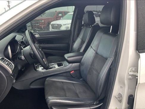 Certified 2019 Jeep Grand Cherokee Altitude RWD image 18