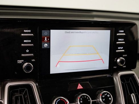 Used 2023 Kia Sorento LX image 14