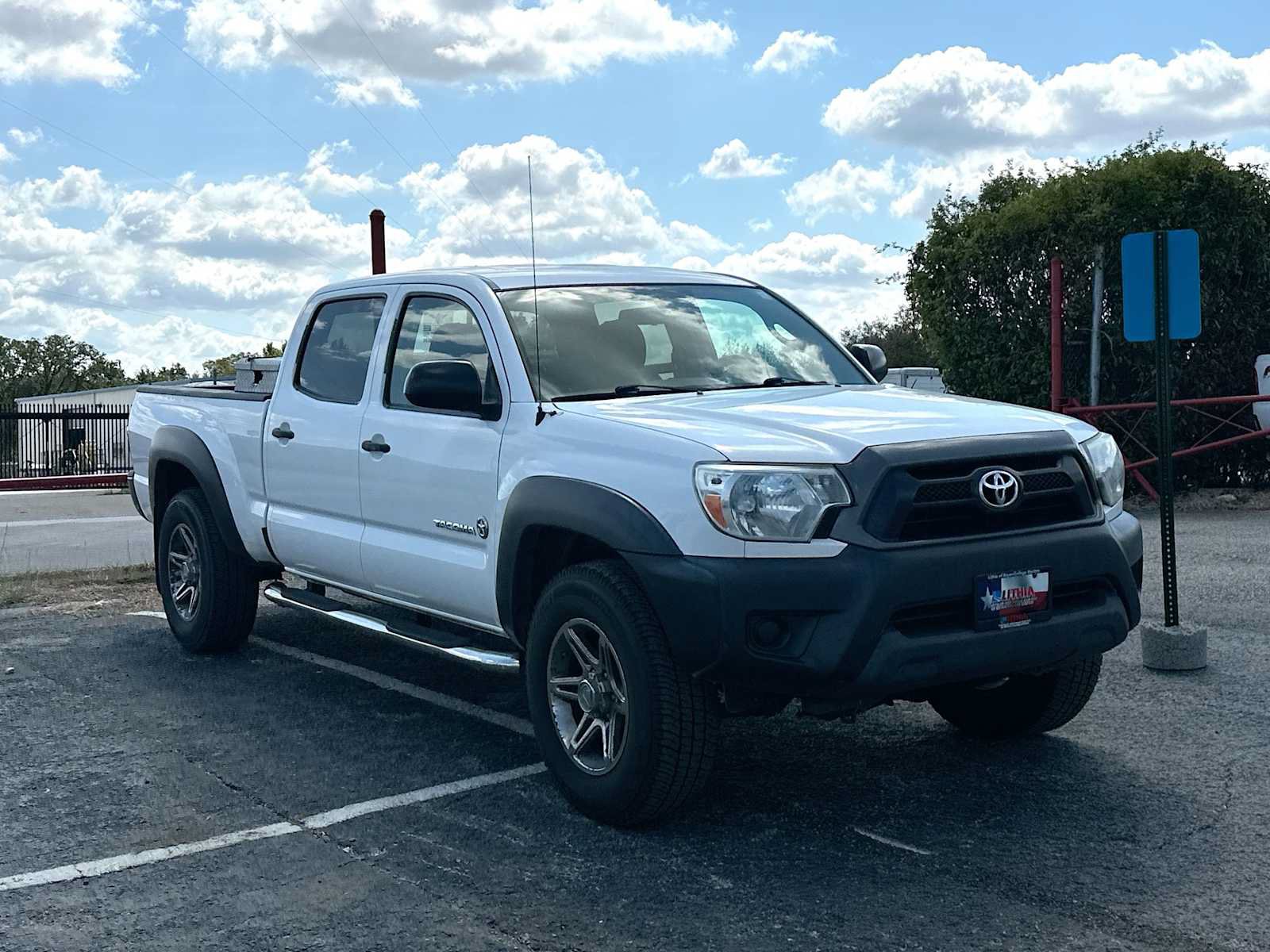 Used 2014 Toyota Tacoma 4x4 Double Cab w/ Convenience Package image 2