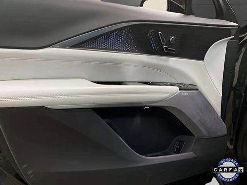 Used 2023 Cadillac Lyriq 2WD image 32