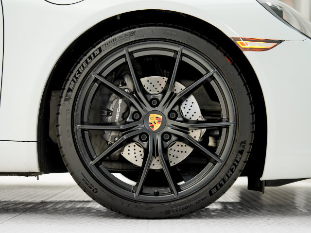 Certified 2018 Porsche 911 Carrera RWD image 29