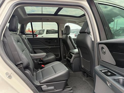 Used 2025 Lincoln Aviator AWD w/ Equipment Group 101A image 25