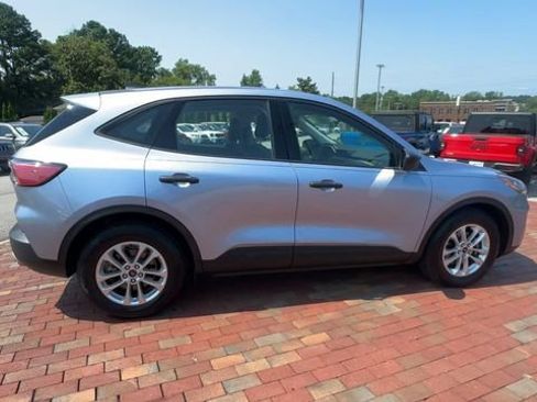 Used 2022 Ford Escape S FWD image 3