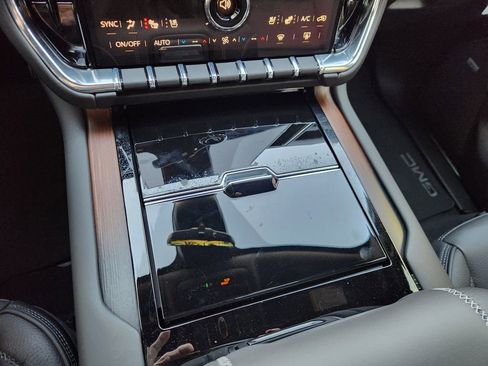 New 2026 GMC Yukon Denali w/ Denali Reserve Package RWD image 14