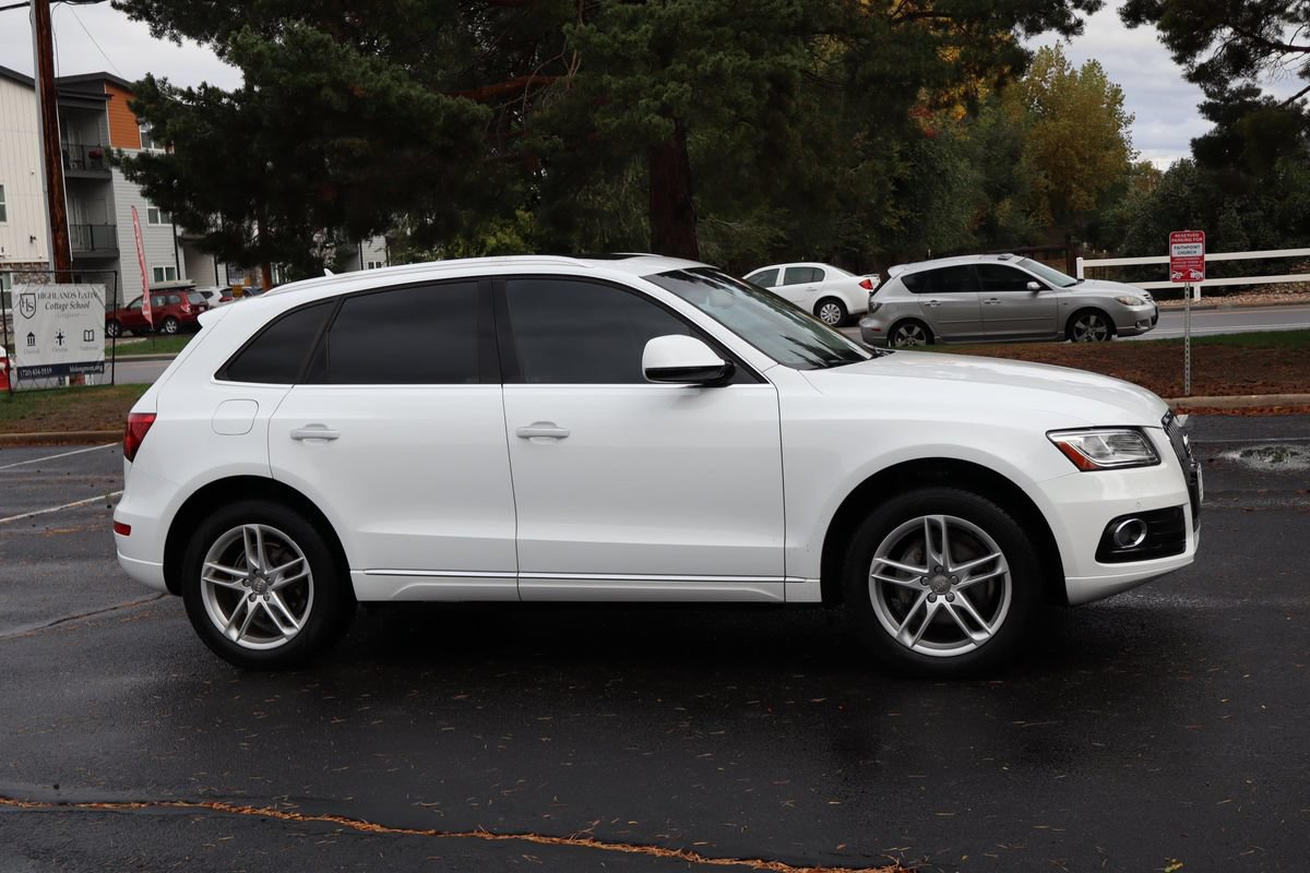 Used 2016 Audi Q5 2.0T Premium Plus w/ Technology Package AWD/4WD image 2