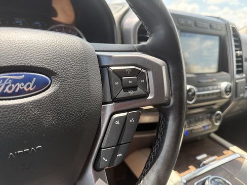 Used 2018 Ford Expedition Platinum AWD/4WD image 32