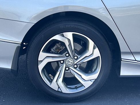 Used 2018 Honda Accord EX image 12